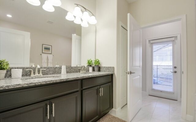 9153 Davenport - 8 Br Home