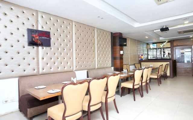 OYO 18540 Hotel Lemon And Chilli