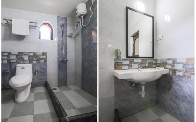La Petite By OYO Rooms