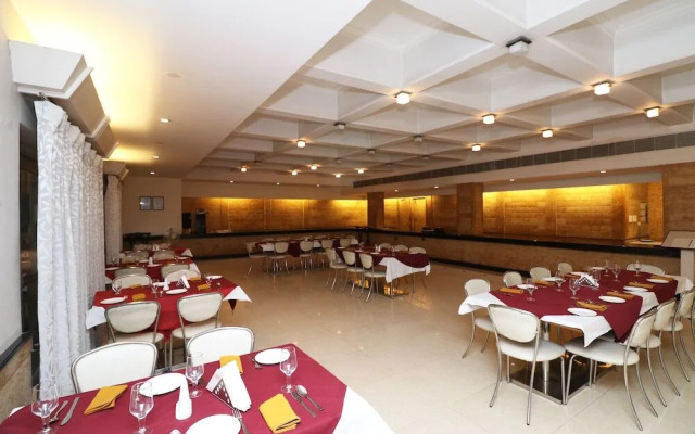 Grand Hotel by OYO Rooms