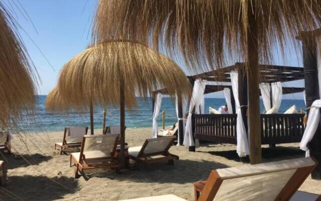 1st line on the beach! Center! /Rooftop pool