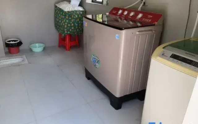 Yiyuan Homestay (Ludingqiao Square Branch)
