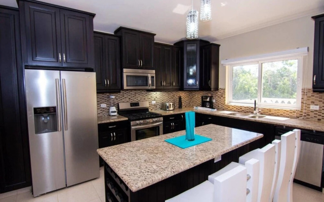 Private and Spacious 5 Bedroom Villa