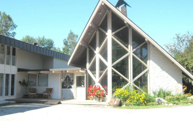 Toll Road Inn