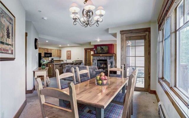 Mountain Thunder Lodge 1209 2 Bedroom Condo by RedAwning