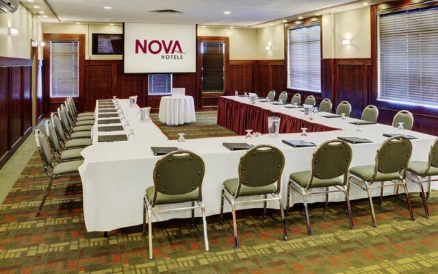 Chateau Nova Hotel & Suites