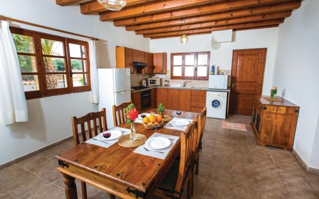 Beautiful Home in Pomos With Wifi and 2 Bedrooms