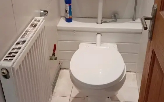 Luton Excellent 1 bed Apartment With Living Room
