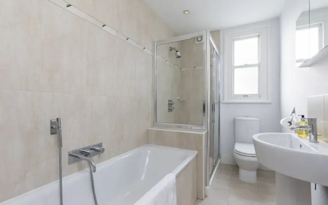 Trafalgar Square Apartments