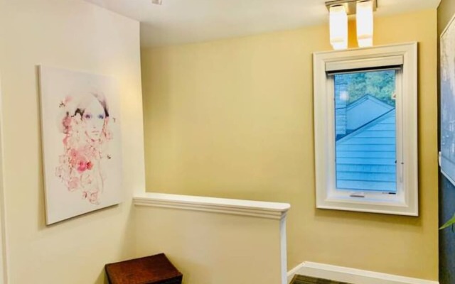 Professional Three Bedroom Condo Suite