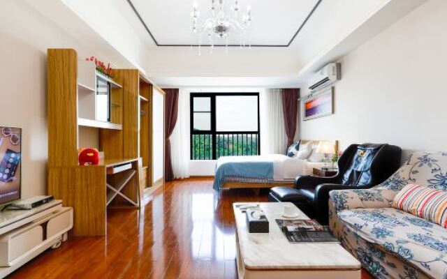 BaiHe International Apartment hotel Luogang Wanda Plaza Branch