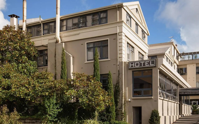 Kiwi International Hotel