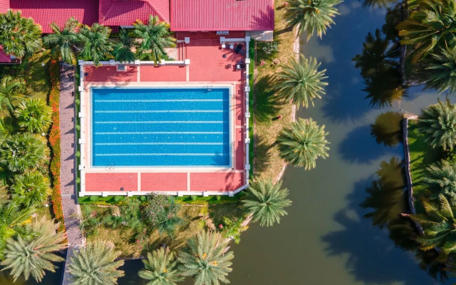 Horizon Village & Resort