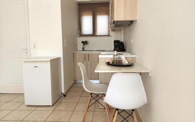 # 6 Giorgos & Chara apartments