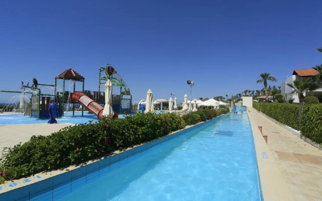 Kapetanios Aqua Resort