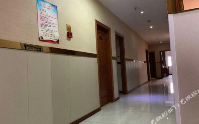 Zhapu Tianfei Business Hote