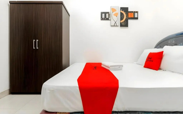 RedDoorz Plus near Trisakti University