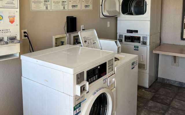 Motel 6 Hattiesburg, MS