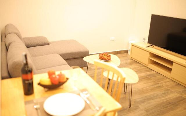 Lee Apartment & Hotel