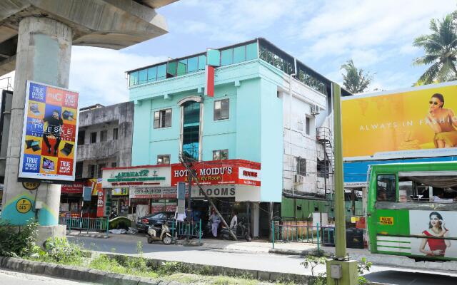 OYO 61184 Hotel Moidu's