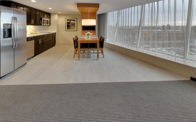 DoubleTree by Hilton Edmonton Downtown