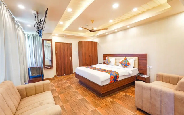 FabHotel Grand View Inn