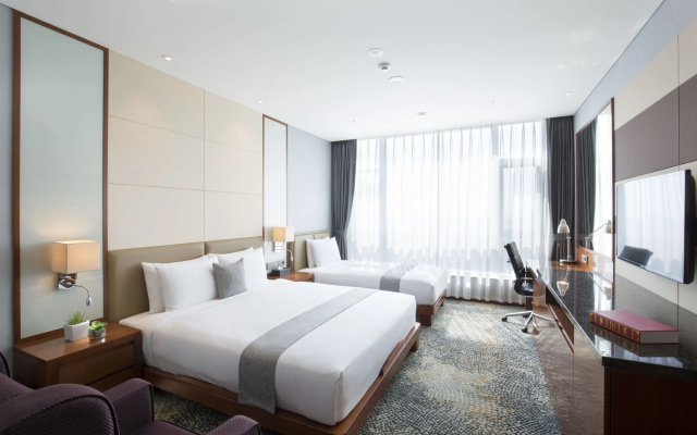 Isquare Hotel