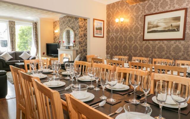 Sail Lodge