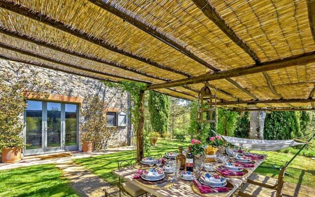Independent Villa With 12 Beds-villa Aiola