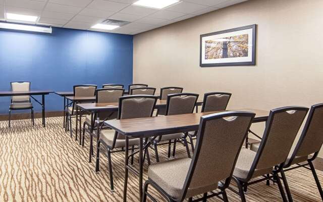 Comfort Suites Knoxville Airport