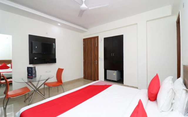 Hotel Azad Square
