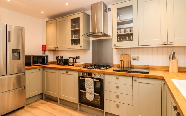 1 Orchard View