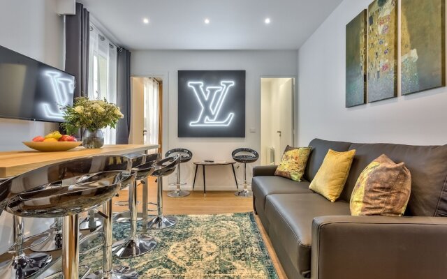 115 - Urban Vuitton Saint Denis