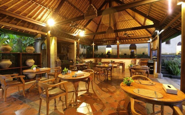 Alam Puri Art Museum, Resort & Spa