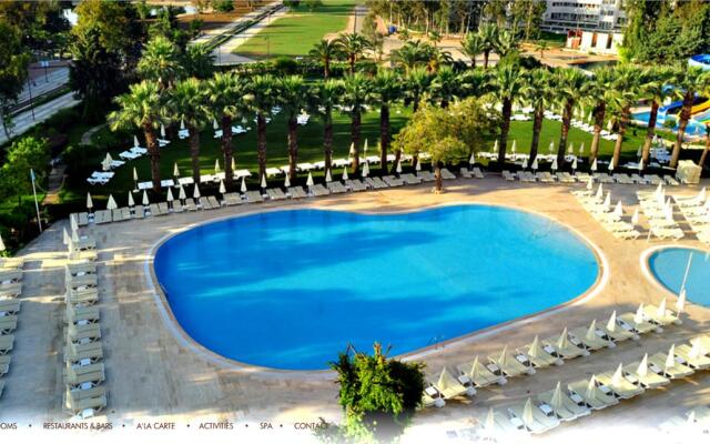 Maritim Hotel Saray Regency