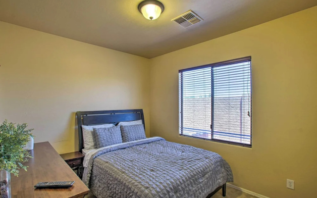 10 Mi to Downtown: Phoenix Casita w/ Patio!