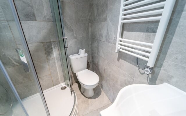 100 Dale Road Studios in Guest House