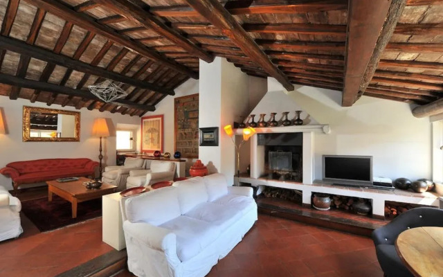 Unique 3 Bed Flat in the Heart of Trastevere