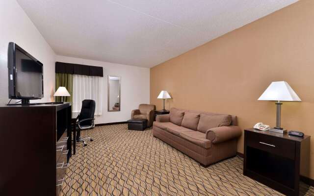 Quality Inn & Suites Matteson near I-57