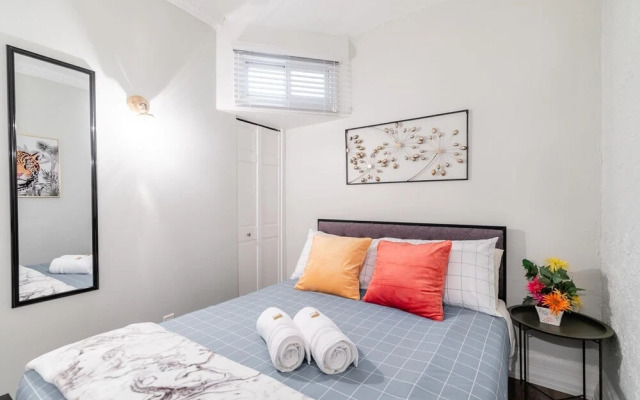 Upscale 2BR With King Bed-prime Location