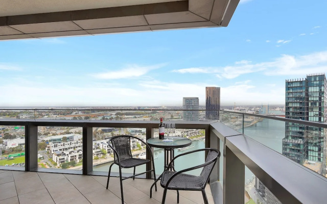 Wyndel Apartments Riverside on Collins