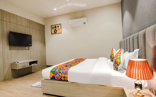 Prime K9 Grand by FabHotel