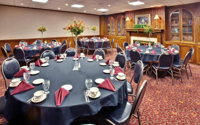 Holiday Inn Des Moines-Airport/Conf Center by IHG