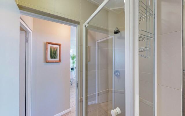 Luxury on the Beach, Lagoon Beach