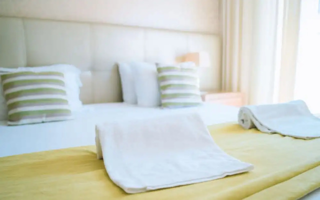 Laurus Hotel