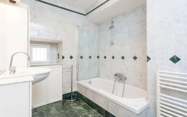 Al Maschio Angioino - Castel Nuovo