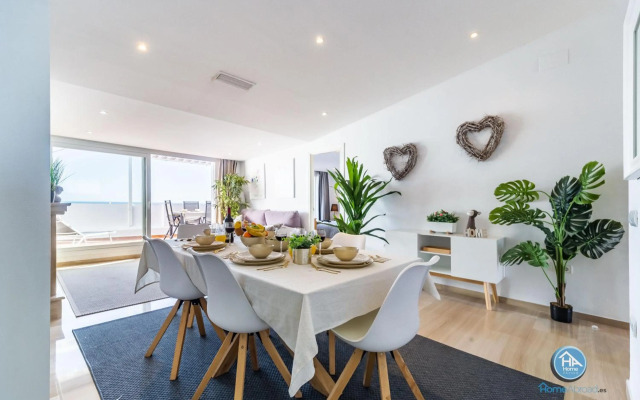 HomeAbroad Apartments - Ático Deluxe Fuengirola with FREE Parking