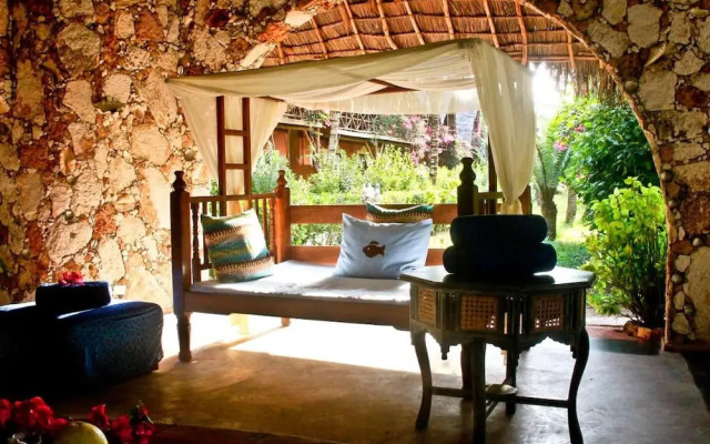 Samaki Lodge