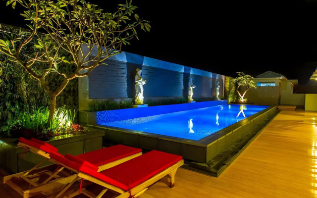 Front One Hotel Purwodadi