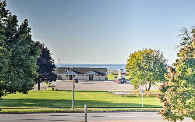 East Tawas Apartment Near Lake Huron & Downtown!